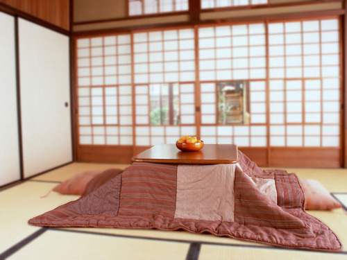 Kotatsu – chiếc bàn sưởi của mọi gia đình - JAPO - Cổng thông tin Nhật Bản