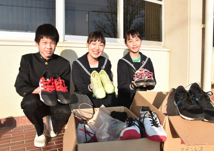Câu bé Nhật Bản phát động chiến dịch quyên góp giày đá bóng cho bạn bè ở Việt Nam
