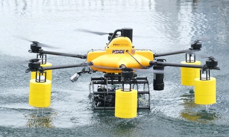 Kỹ sư Nhật Bản giới thiệu hệ thống Drone kép có thể vừa bay trên không và lặn dưới nước 