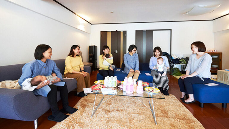 Quán Bar mocktail ở Nhật Bản, nơi thư giãn dành riêng cho các bà mẹ sắp sinh con